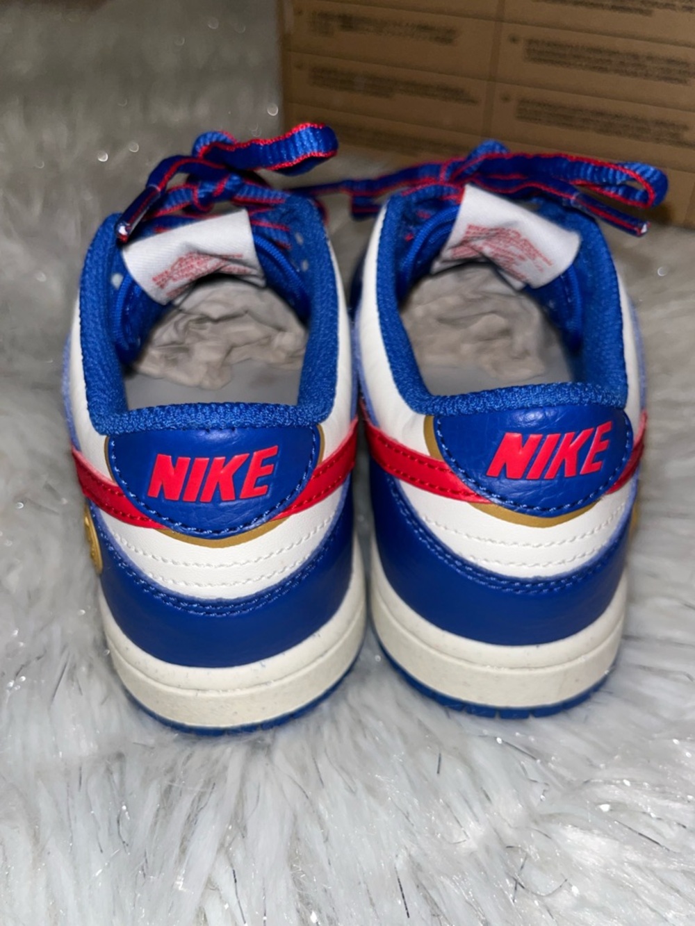 Nike - Picture 5 of 9